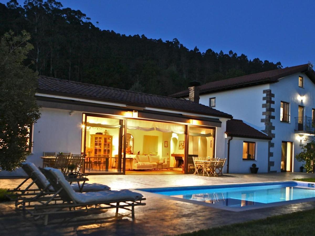 Impresionante Villa Entre Mar Y Montana La Cavada Exterior photo